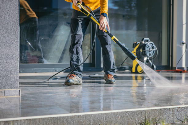 Best Pool Deck Cleaning  in West, TX